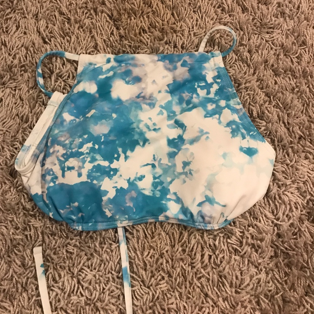 Super cute halter BS top